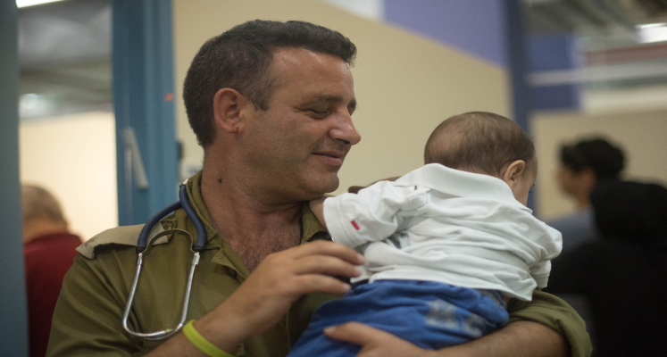 IDF humanitarian aid