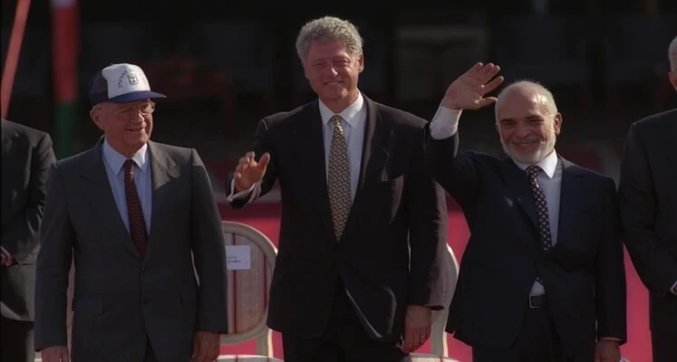 PM Rabin, Pres. Clinton and King Hussein after signing the Israeli-Jordanian peace treaty Credit: Israeli GPO / OHAYON AVI,